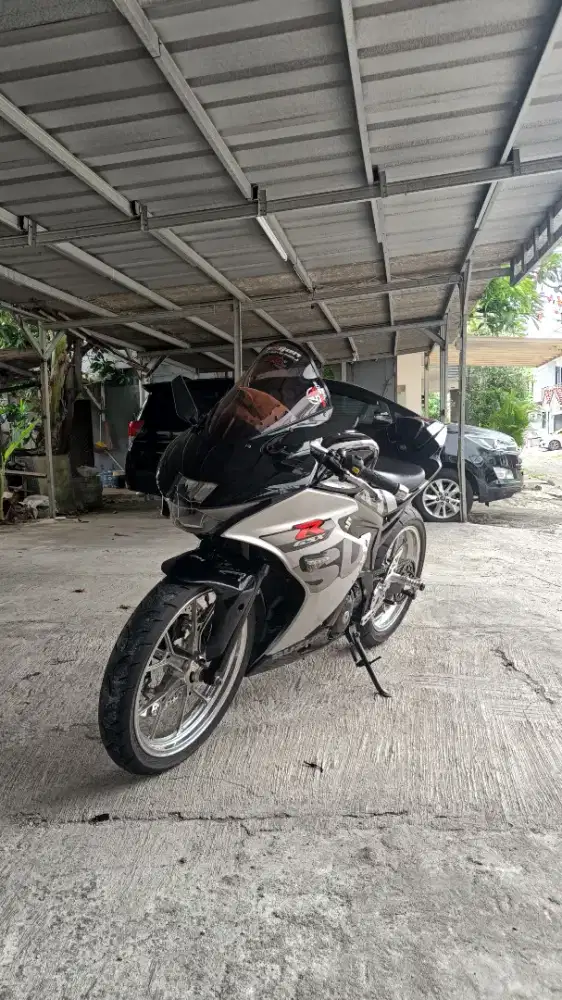 Fs : Gsx r 150 keyless hitam metalik 2017
