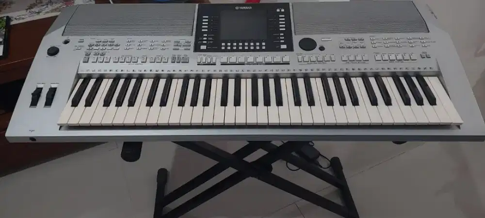 FOR SALE
Keyboard Yamaha PSR S910
