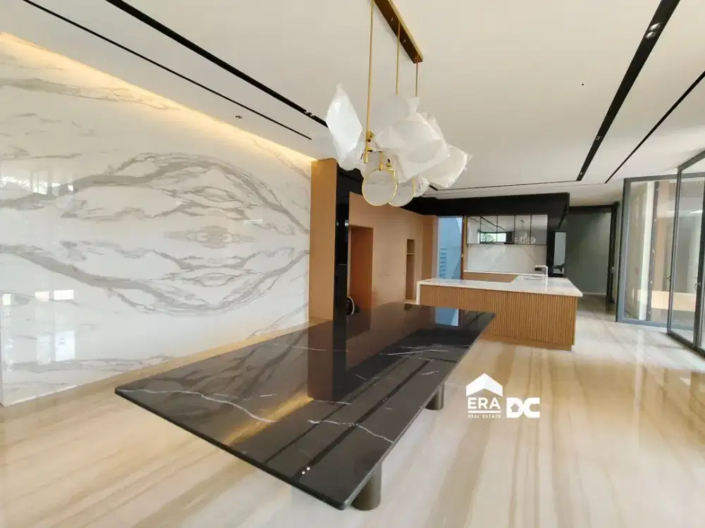 DIJUAL Rumah Luxury Ada Basement Kawasan Elite Gajah Mungkur Semarang Dekat Akpol