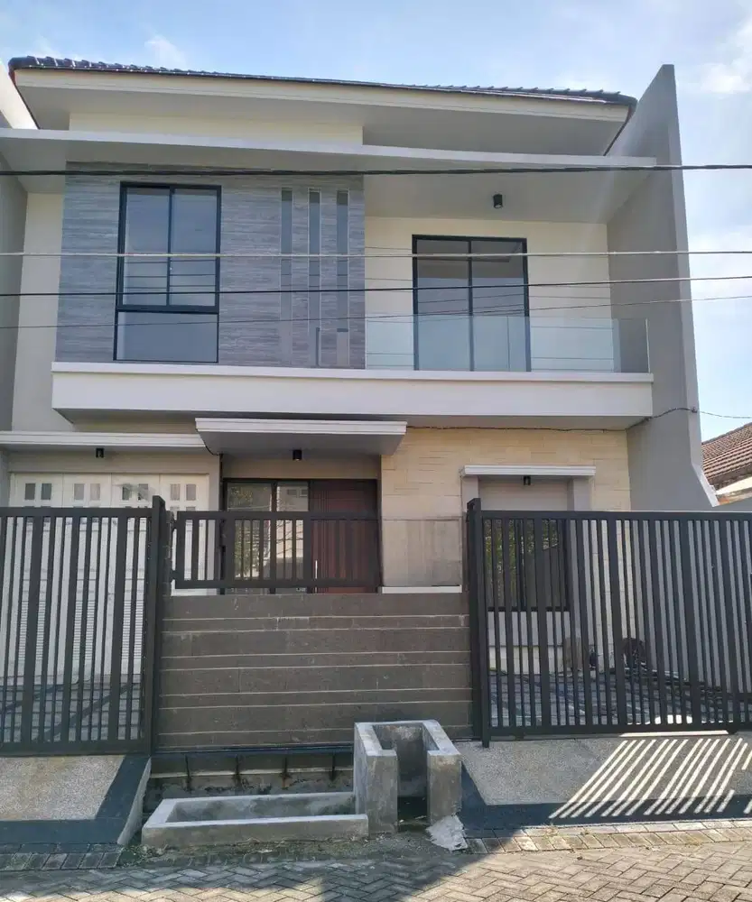 Dijual Rumah Manyar Kertoadi Bangunan Baru Gress Surabaya Timur