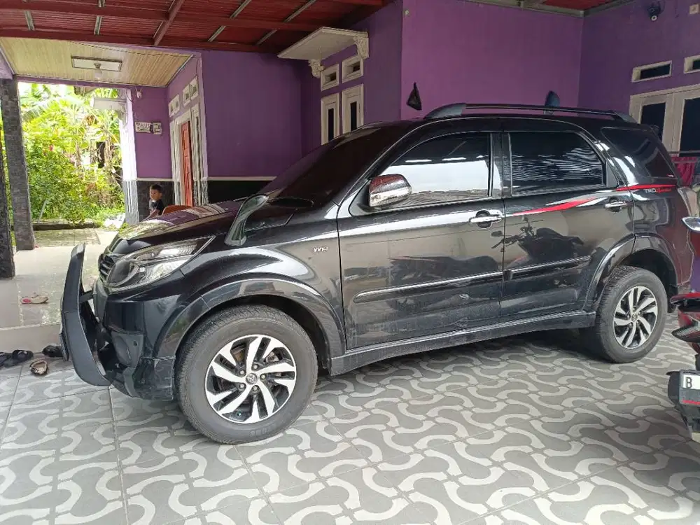 Jual Rush 2017 Hitam Auto