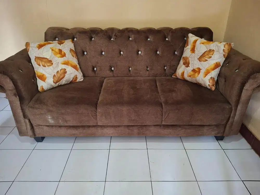 Sofa baris warna coklat