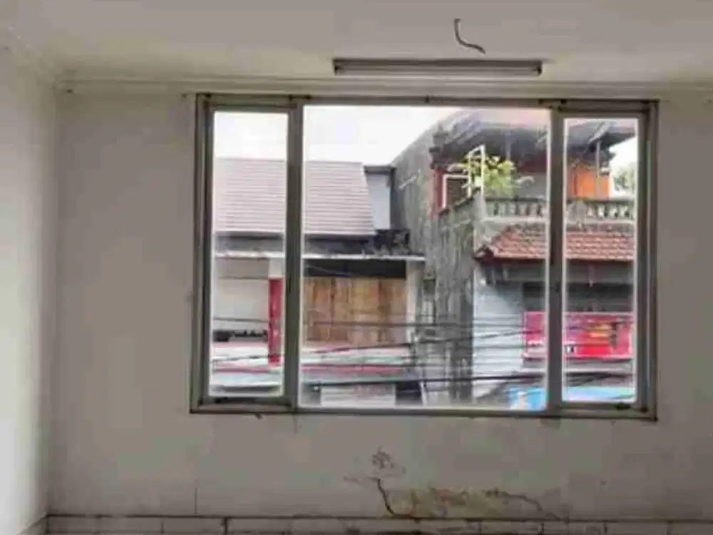 Ruko 3 Lantai lokasi sangat strategis cocok untuk usaha dagang