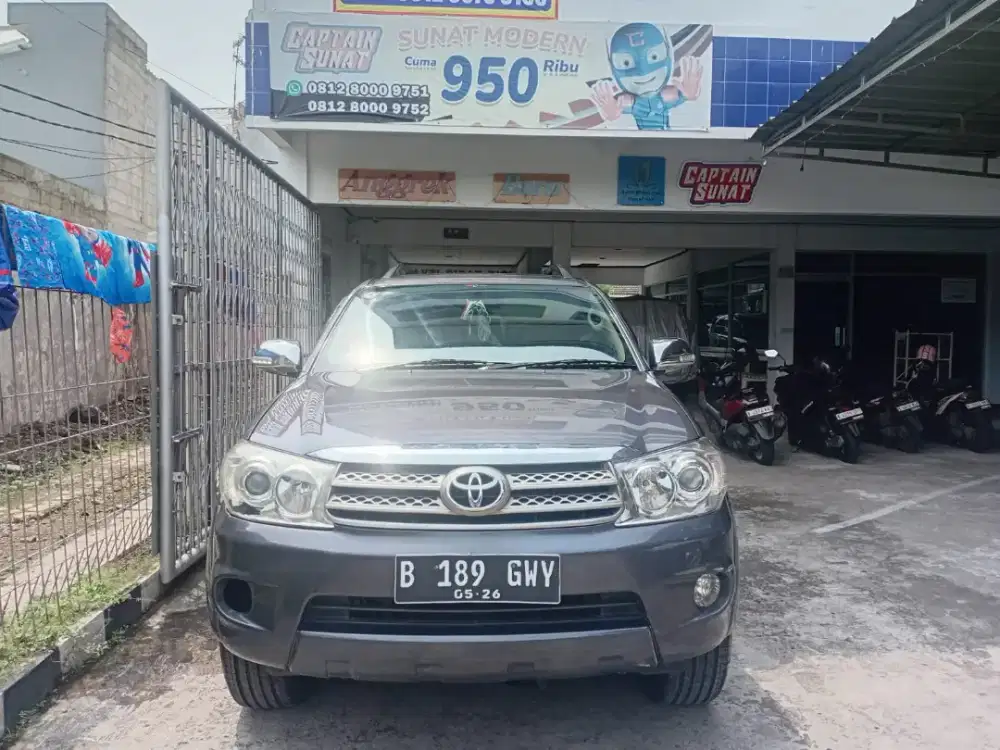 Toyota Fotuner G Lux 2.7 AT 2011