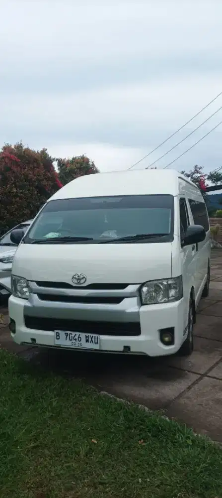 Toyota hiace tahun 2019 istimewa