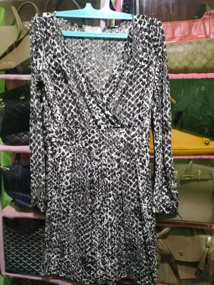 dres leopart hitam