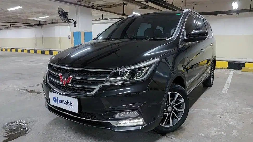 KM Rendah Wuling Cortez  1.8 L Lux Plus Bensin-AT 2018 Hitam