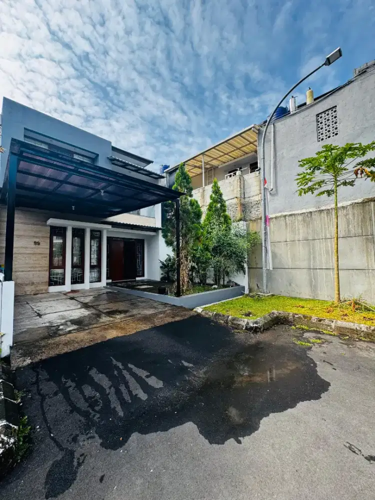 Rumah Cherryfield Dijual Posisi Dipojok 2Lt