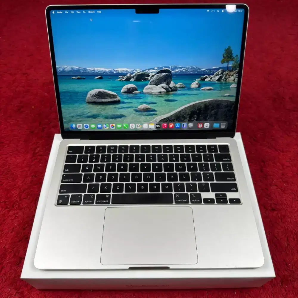 Macbook air m3 2024 13 inch ram 16gb ssd 512gb fullset mulus ex ibox