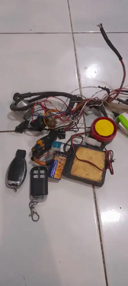 Set Remote Alarm Starter Jarak Jauh Motor CR7