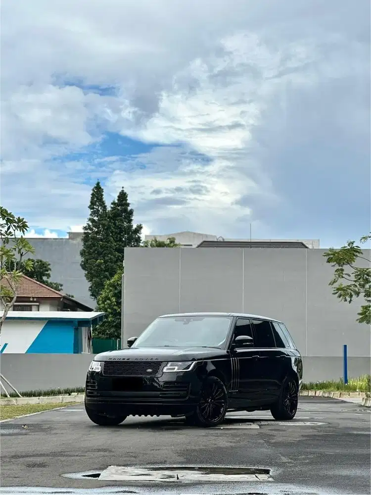 CASH Range Rover Vogue 3.0 LWB 2018 FACELIFT LIKE NEW