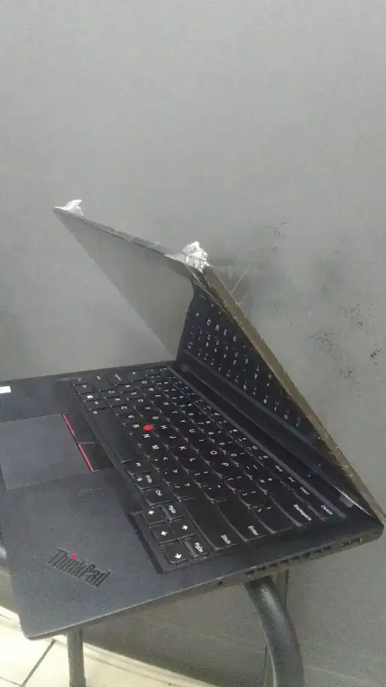 laptop seken pemakaian