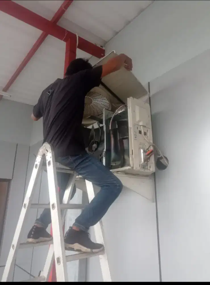 Service AC, kulkas dan mesin cuci Servis panggilan Bergaransi