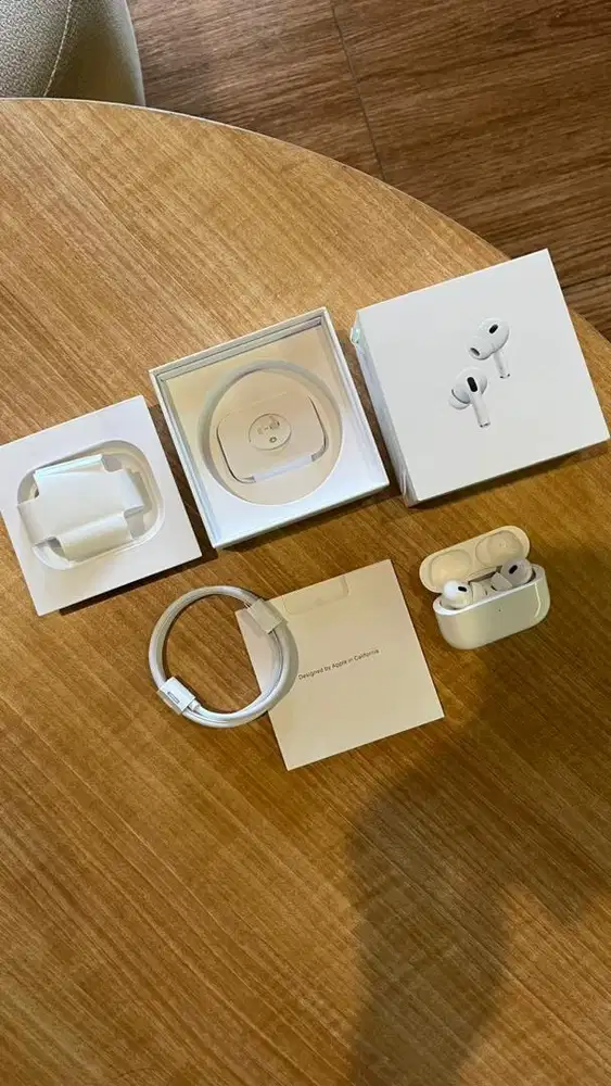 AirPods Pro (2nd generation) with MagSafe Charging Case USB-C