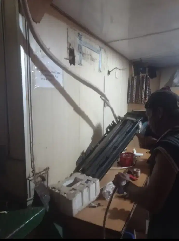 Service AC, kulkas dan mesin cuci Servis panggilan Bergaransi