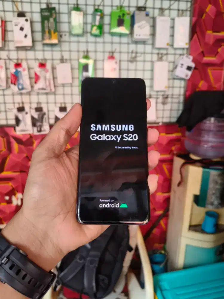 Samsung S20 8/128 mulus