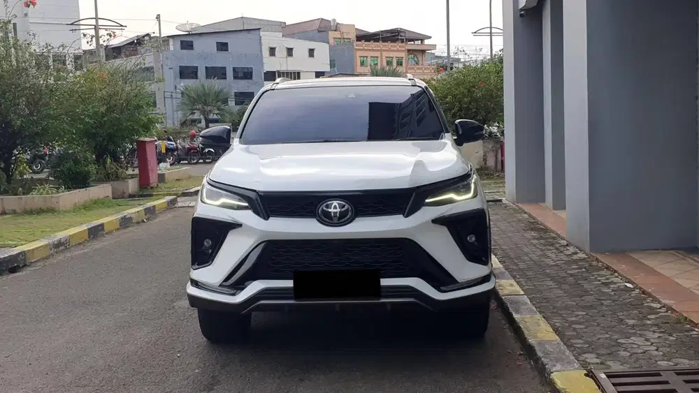 Toyota Fortuner 2.8 VRZ TSS GR Sport 4x2 Diesel Facelift 2025 Like New