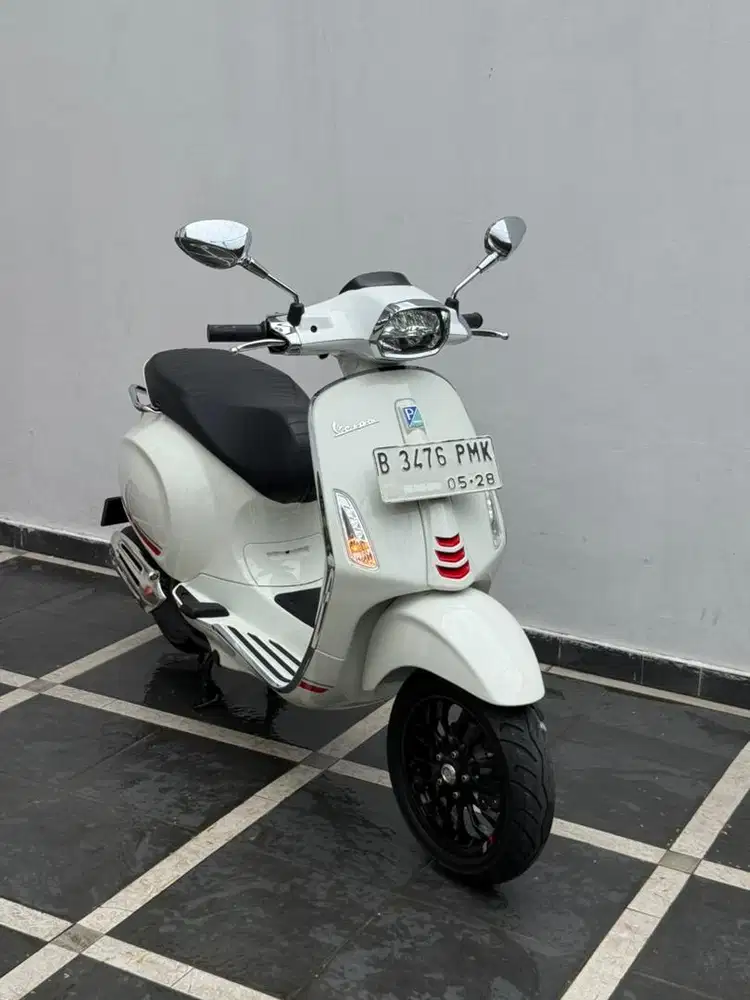 Vespa Sprint S 2023 (km 1rb perak)
