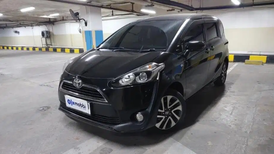 Toyota Sienta  1.5 V Bensin-AT 2017 Abu-Abu