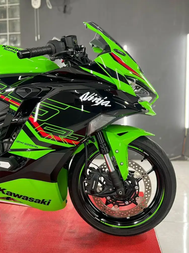 Kawasaki ZX25RR, Green on Black, VIN 2024, Full Paper, Low ODO 1500 km