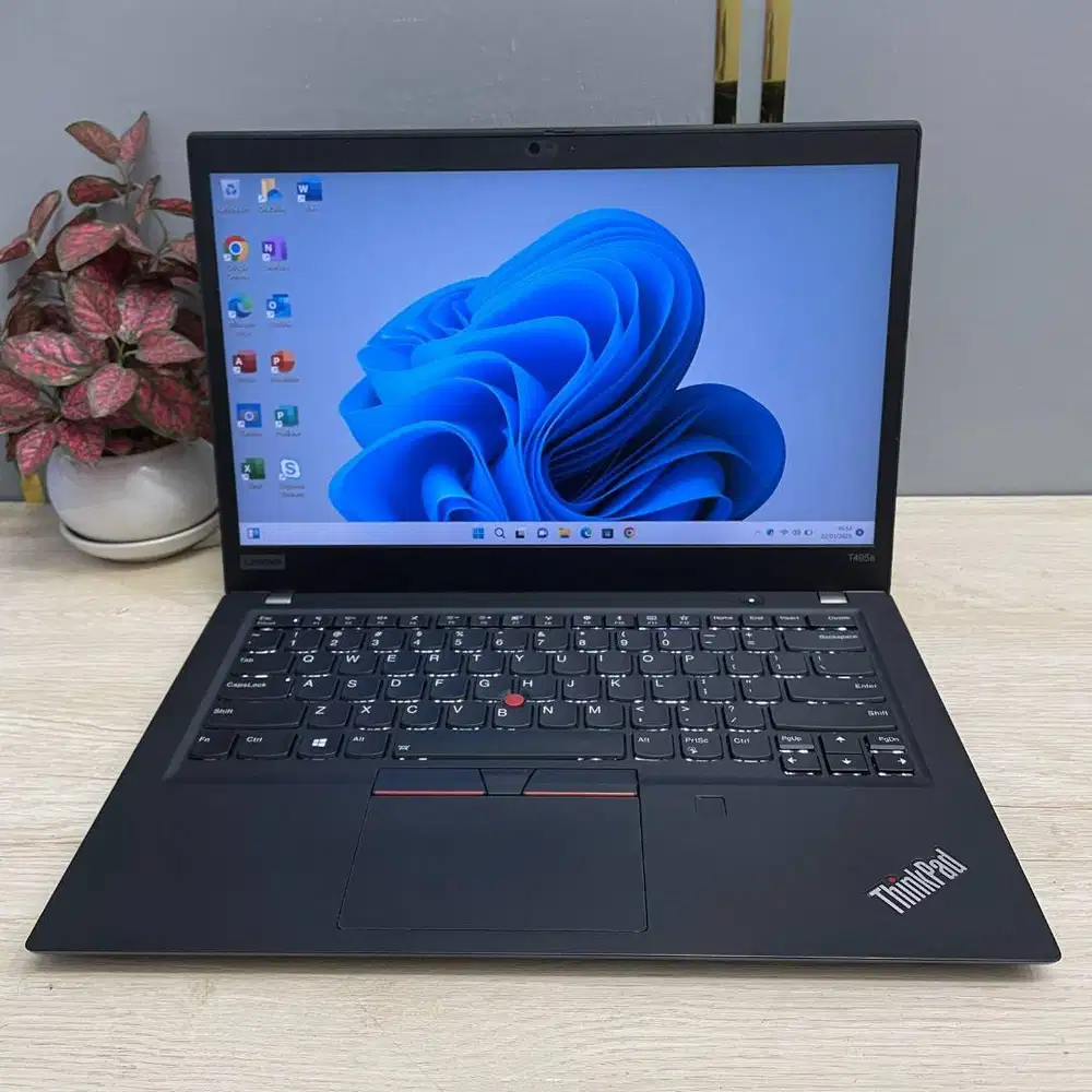 JUAL LAPTOP BAGUS LENOVO THINKPAD E495 RYZEN 3 NON TOUCHSCREEN DL-ETM