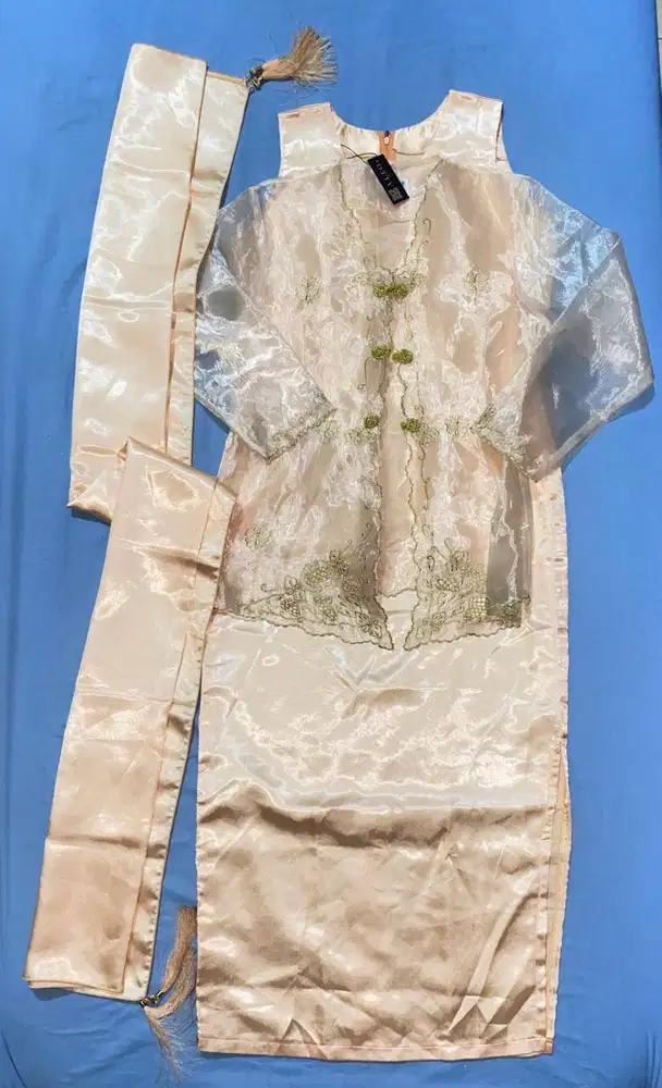 Kebaya brokat bordir / Set kebaya modern