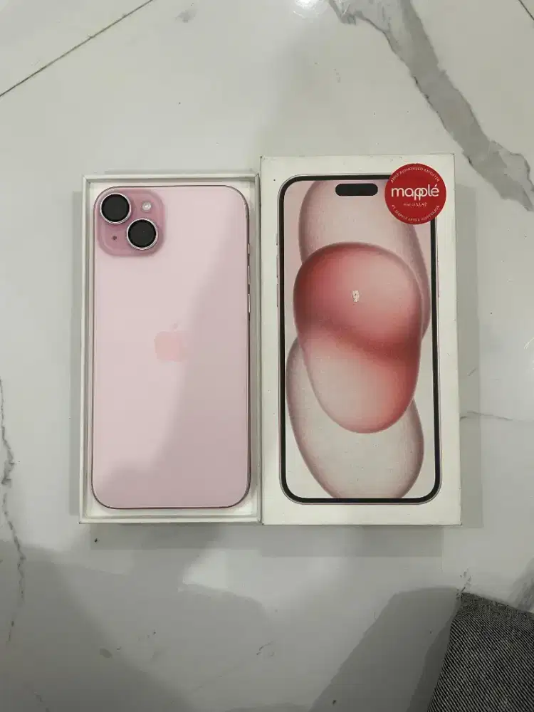 iPhone 15 plus pink