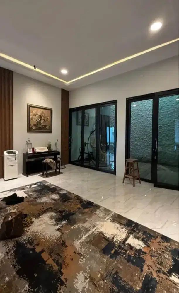 Dijual rumah cantik luas dan siap pakai di Batununggal