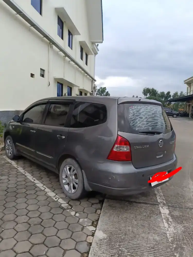 Dijual apa adanya mobil pemakaian pribadi