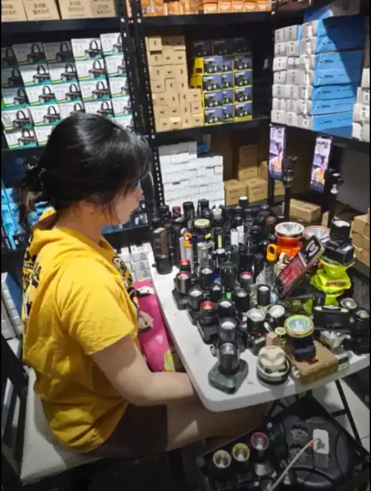 Host live tiktok dan shopee