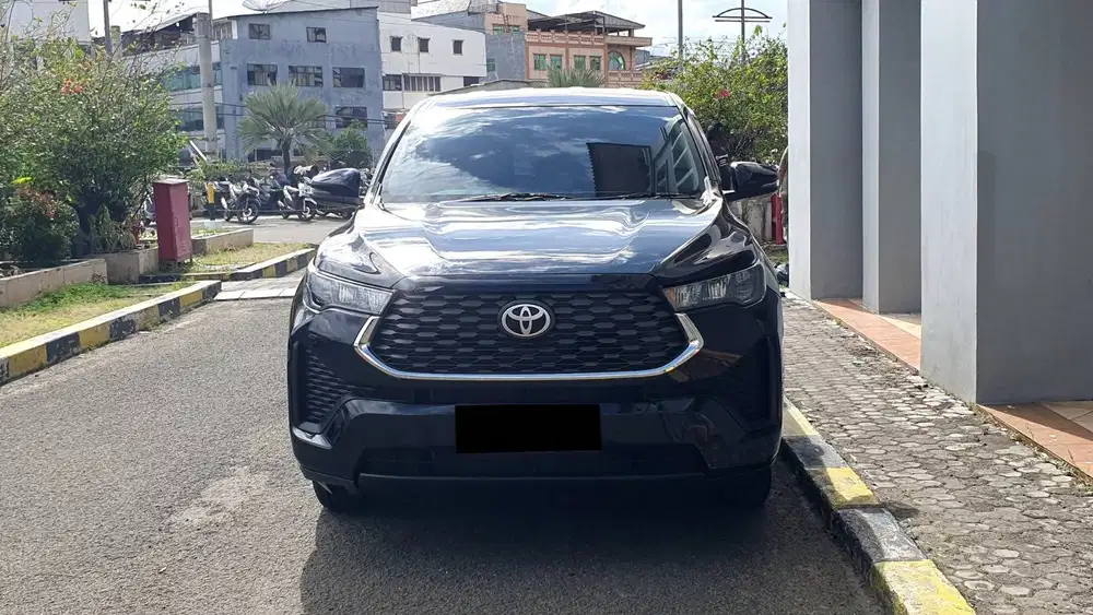 Toyota Zenix 2.0 G Hybrid HV CVT Bensin Hitam 2025 Like New Condition