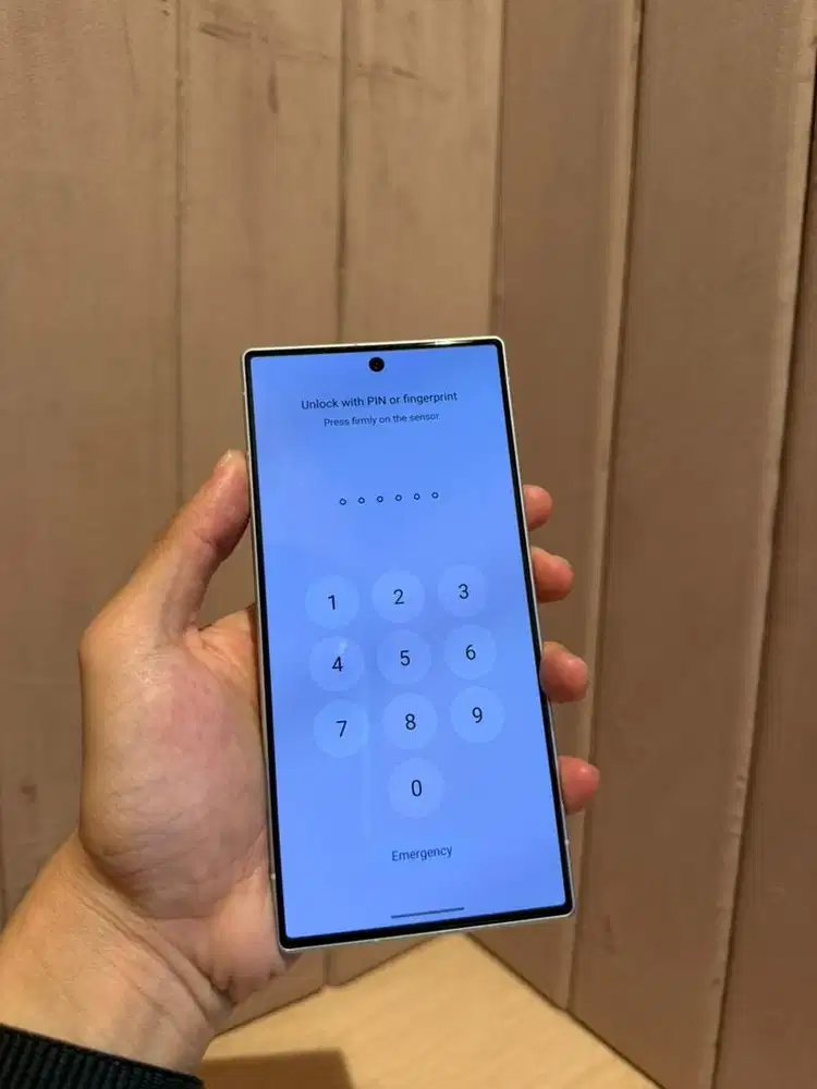 Sharp Aquos R9 White