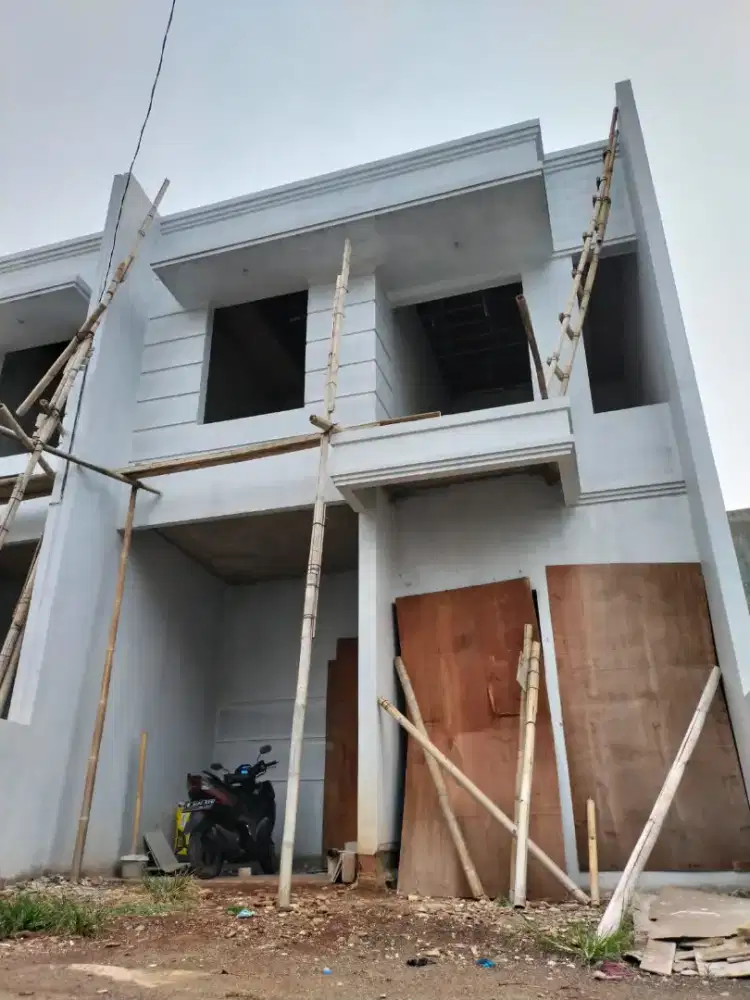 Rumah Modern 2 Lantai di Jl. H. buang, Lubang Buaya, Jakarta Timur