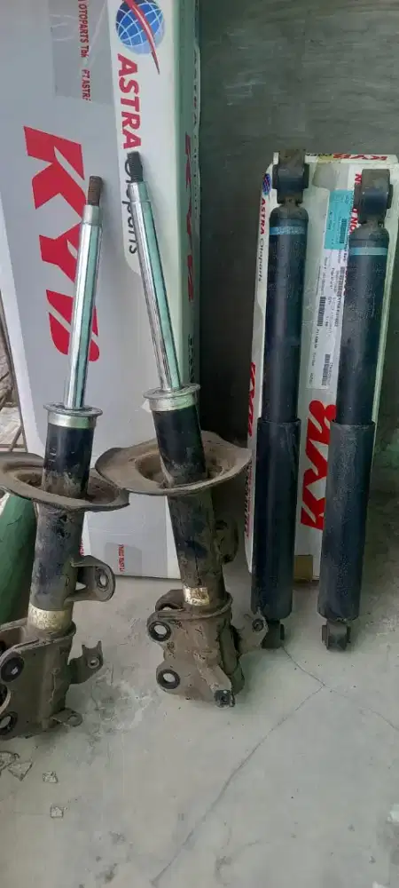 shockbreaker depan belakang ex avanza new ori copotan