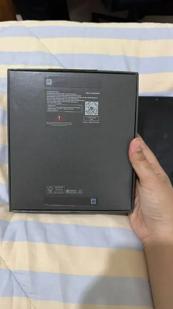 Di jual samsung z fold 7 kondisi like new