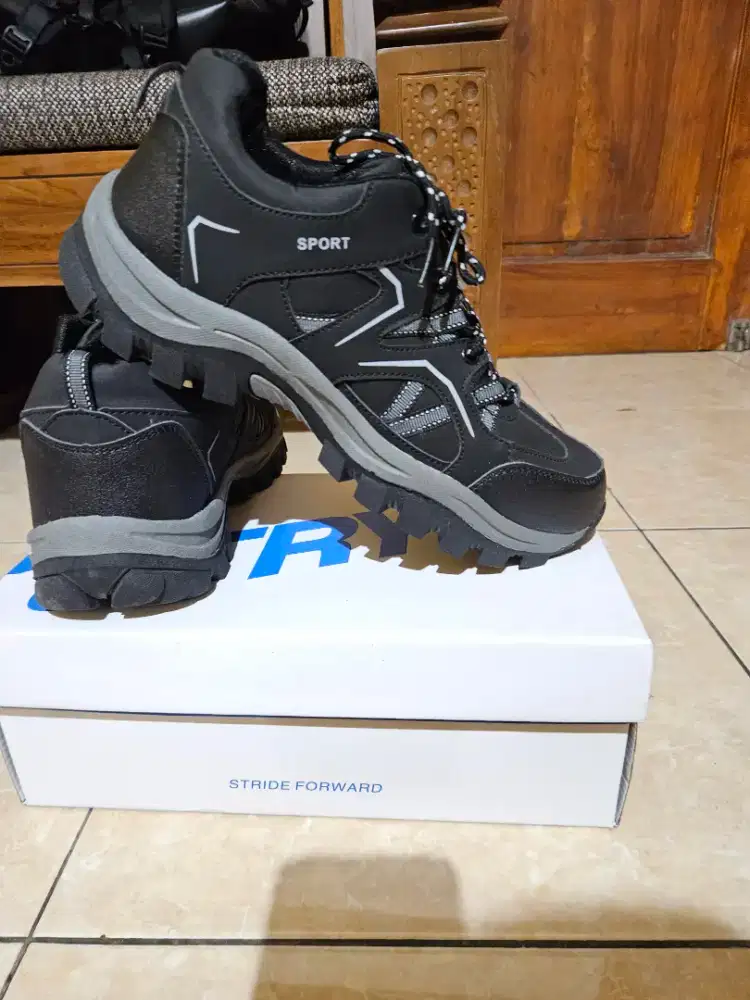 Sepatu Trail/Hiking Leedo BNIB no.44