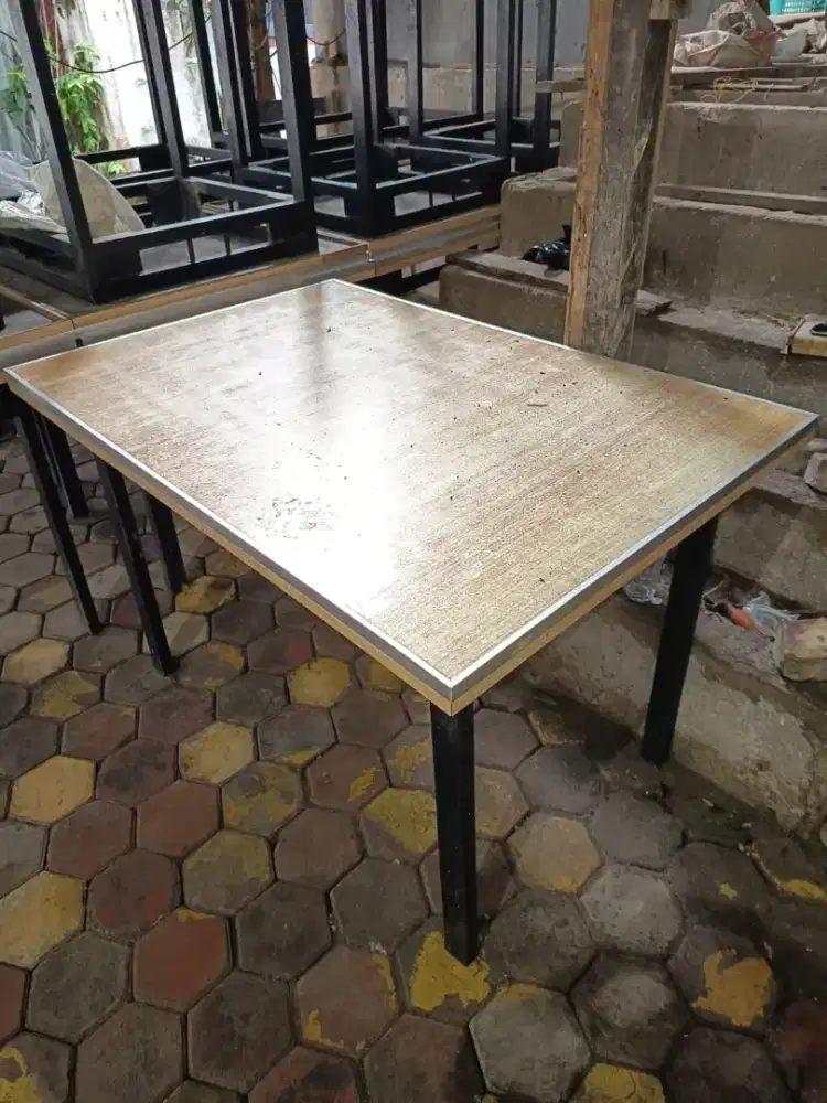 Meja rumah makan (bahan multiflex)