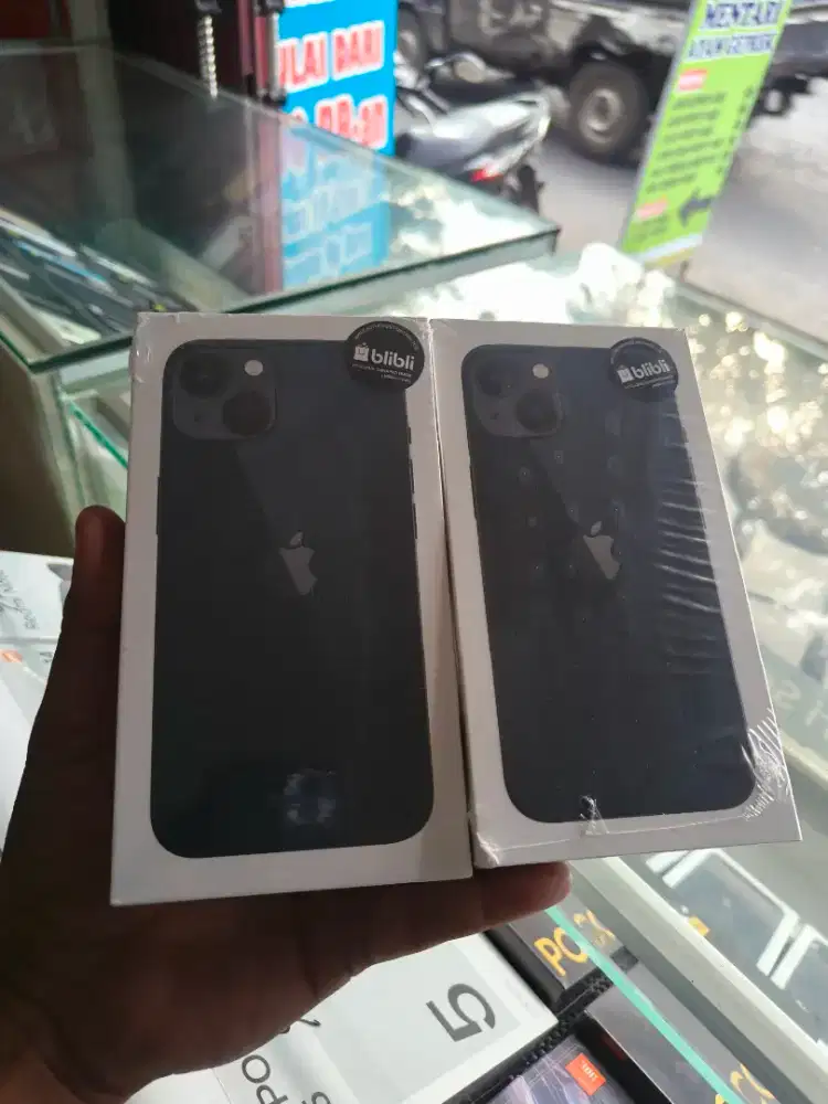 New iPhone 13 128gb ibox garansi resmi 1 tahun