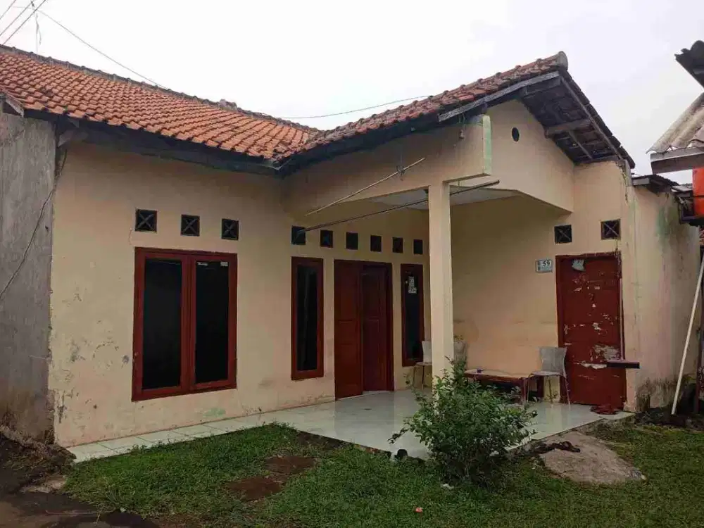 Rumah Lama Siap Huni Dekat Kubah Emas Limo Depok