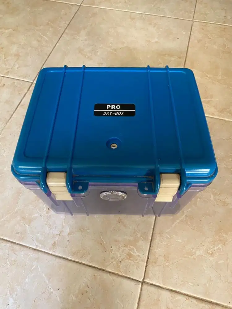 Dry box untuk kamera dan lensa
