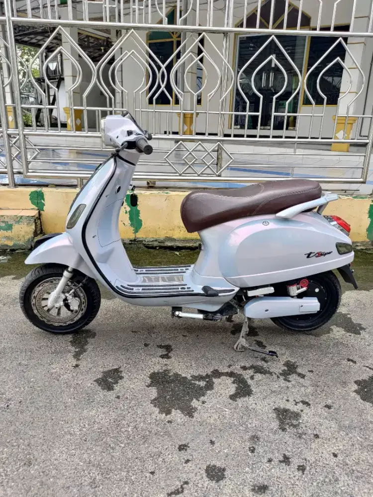 Motor mirip Vespa Uwinfly t3s Pro ( bisa tt dan barter )