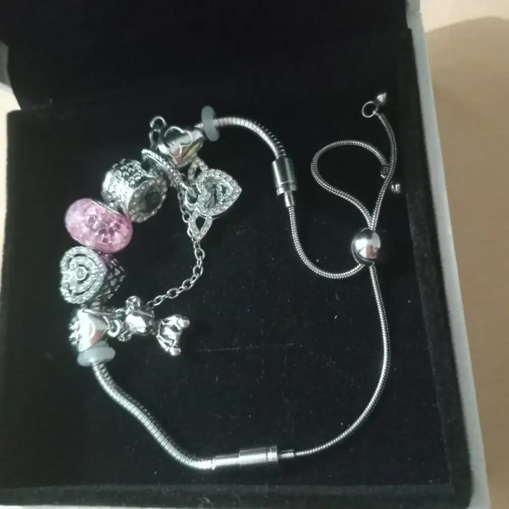 Gelang Cantik Pandora