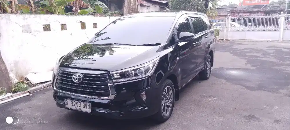 Dijual Mobil Kijang Innova 2.0  V. AT