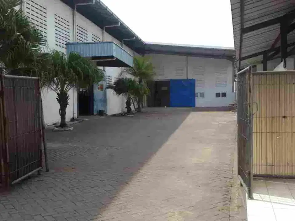 Gudang Terawat lokasi dekat tol free Genset