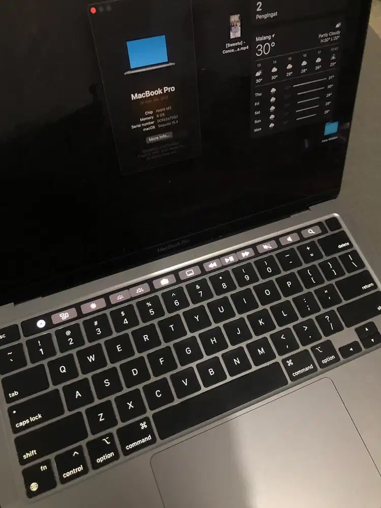 EDISI BU! Laptop Macbook Pro M2 2022 8/256GB Ex Digimap Mulus 100%