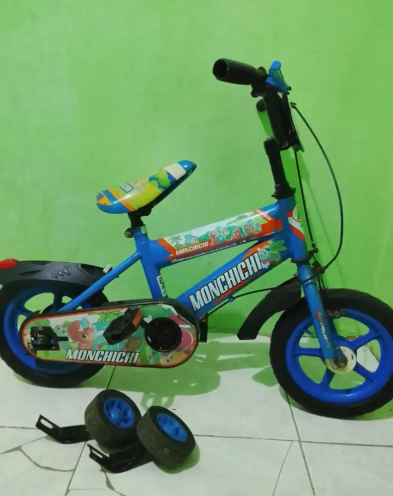 Dijual butuh sepeda BMX ukuran anak 3 tahun sampe 6 thun