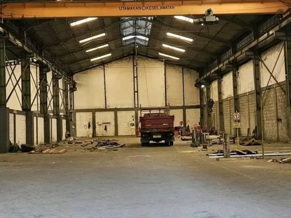 BU POLL, GUDANG MARGOMULYO ANGTROPOLIS, STRATEGIS