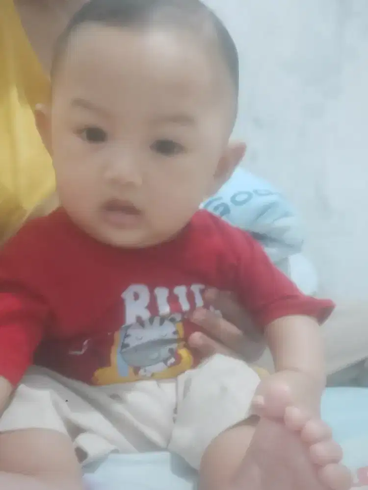 Butuh tukng momong j nunguin j