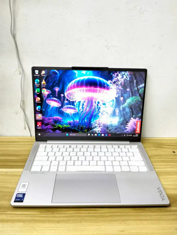 Lenovo Yoga Slim 7 Aura Edition Intel Core Ultra 7 258V 32GB-1TB