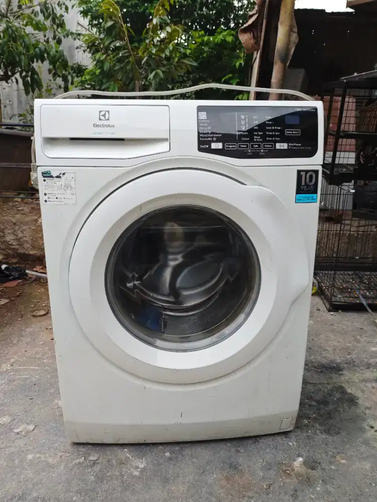 Mesin cuci electrolux